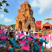 Thap Ba Festival