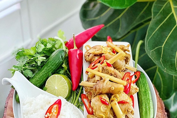 Lemongrass Chicken with Chilis