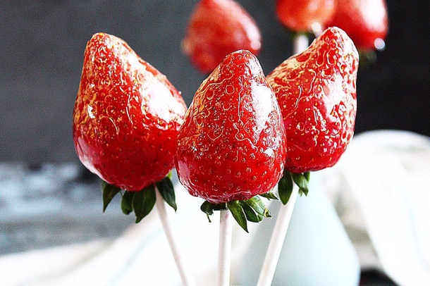 Candy strawberries