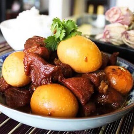 Thit kho (Caramelized Pork Belly)