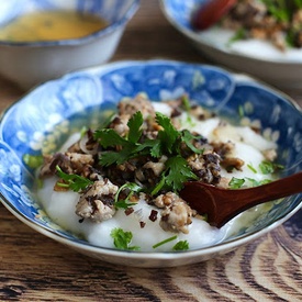 Banh Duc (Plain rice flan)