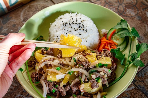 Stir-fried Beef with Pineapple
