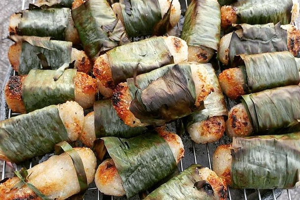 Grilled bananas with desiccated coconut