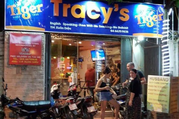 Tracy’s Sports Pub and Grill