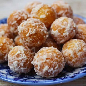 Banh Ran (Vietnamese donut)