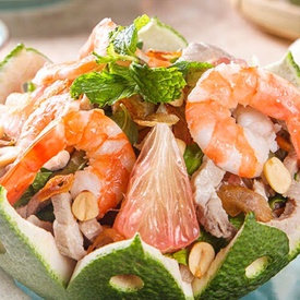 Goi Buoi Tom ( Pomelo salad with shrimp)