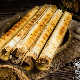 Com lam (rice in bamboo tube)