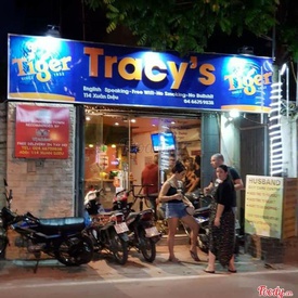 Tracy’s Sports Pub and Grill