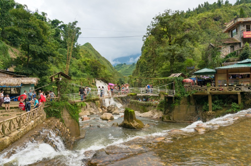 sapa vietnam travel guide