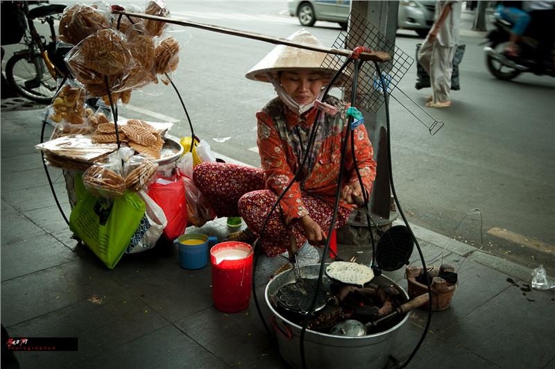 Food Vendor in Hanoi