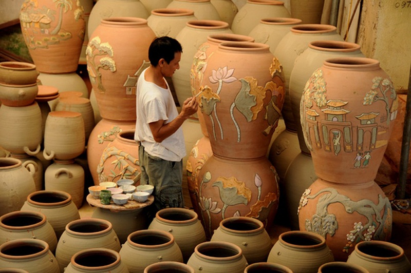 bat trang pottery village tour