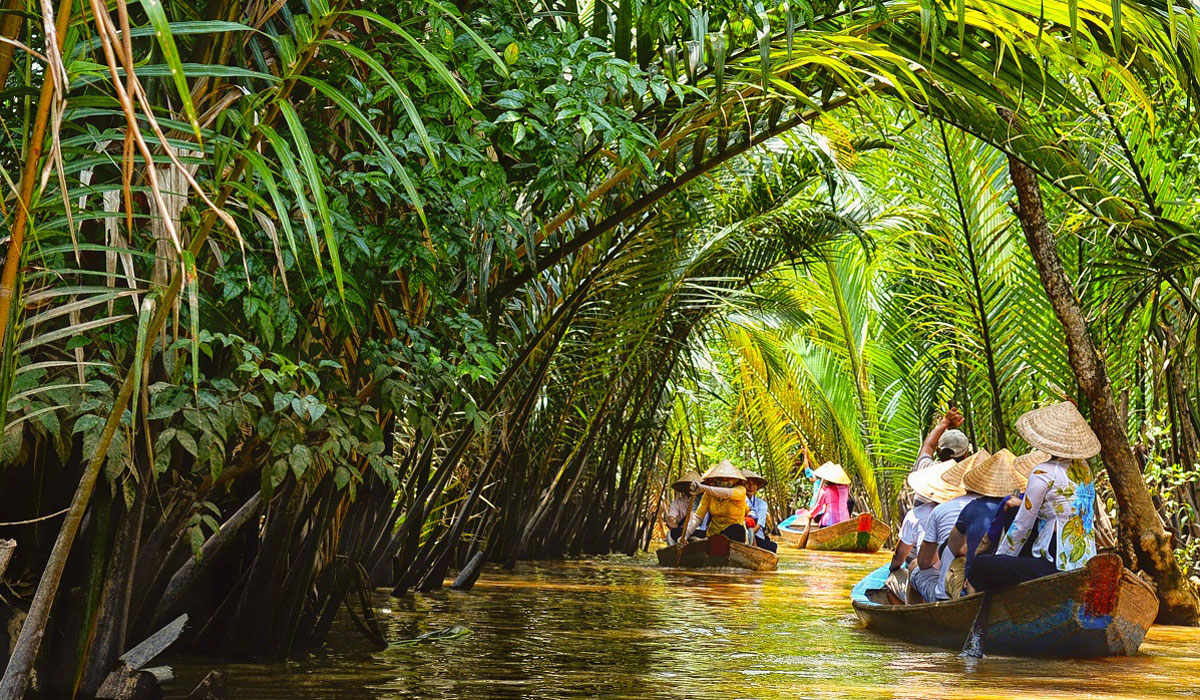 Cycling the Mekong Delta: Scenic Routes and Local Encounters 19 Cycling the Mekong Delta